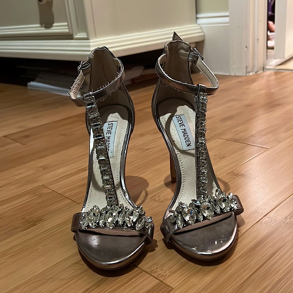 Steve Madden Silver Heels